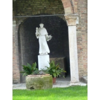 San Antonio de Padua. Claustro Basílica de San Antonio de Padua